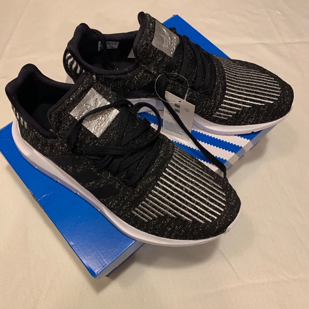 NWT Women’s size 10 Swift Run Adidas